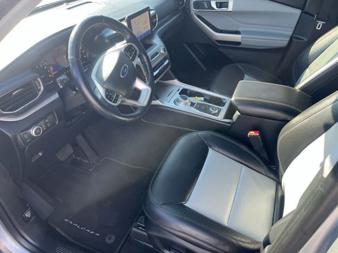 Used 2022 Ford Explorer XLT w/ Equipment Group 202A image 32