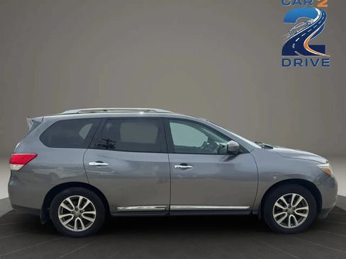 Used 2015 Nissan Pathfinder SL w/ SL Premium Package FWD image 5