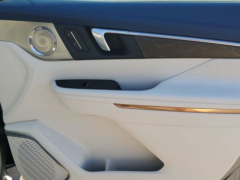 Used 2025 Buick Envision Avenir image 46