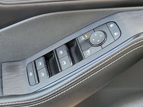 Used 2024 Nissan Rogue SV FWD image 27