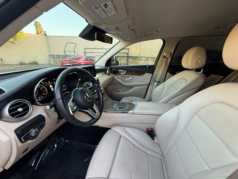 Used 2022 Mercedes-Benz GLC 300 4MATIC w/ Premium Package Lite image 23
