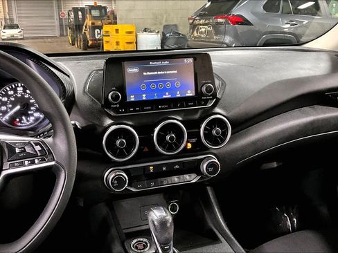 Used 2020 Nissan Sentra S image 6