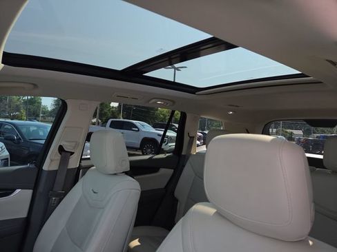 Used 2020 Cadillac XT6 Premium Luxury AWD/4WD image 26