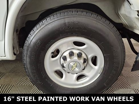 Used 2021 Chevrolet Express 2500 w/ Enhanced Convenience Package image 25