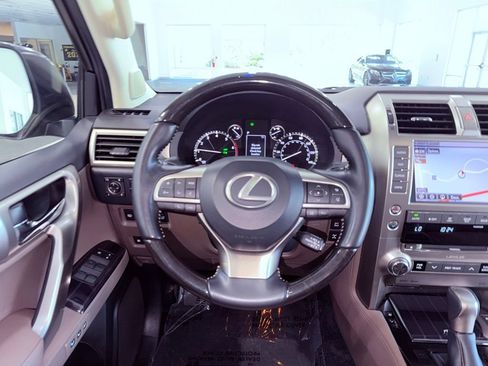 Certified 2021 Lexus GX 460 Premium w/ Premium Package AWD/4WD image 17