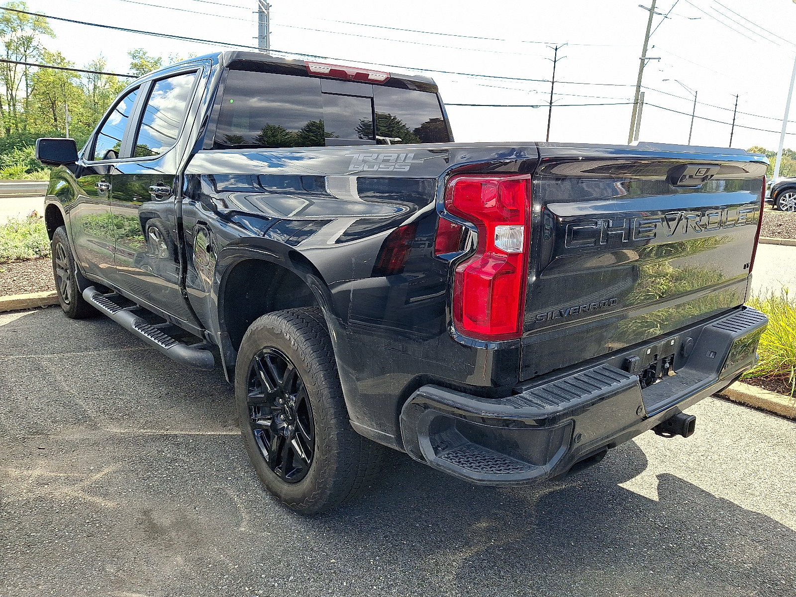 Used 2025 Chevrolet Silverado 1500 LT Trail Boss w/ LT Trail Boss Premium Package AWD/4WD image 4