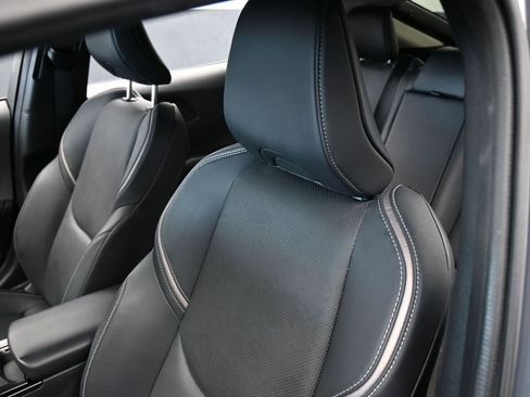 Used 2023 Toyota Prius Limited image 16