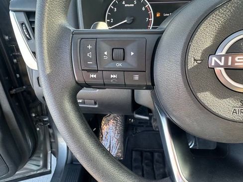 Used 2024 Nissan Rogue SV AWD/4WD image 4