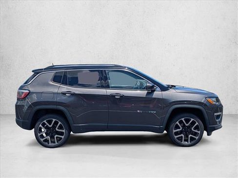 Used 2018 Jeep Compass Limited w/ Navigation Group AWD/4WD image 4
