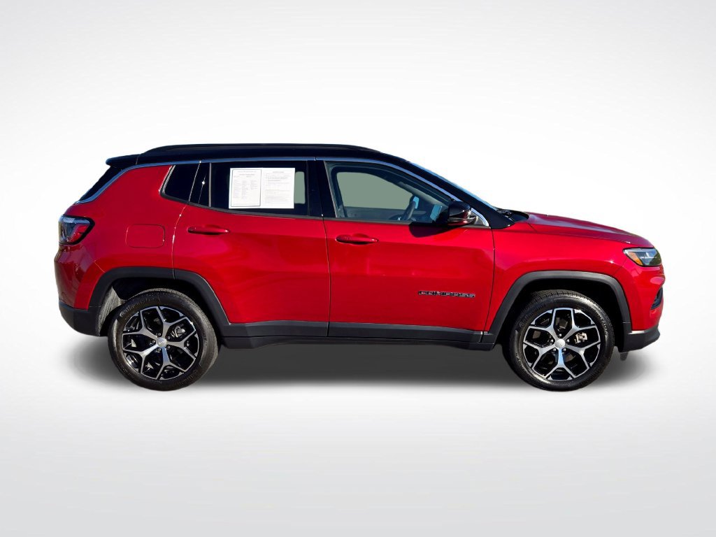 Used 2024 Jeep Compass Limited AWD/4WD image 2