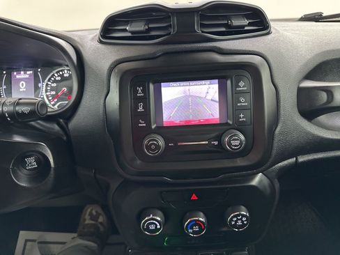Used 2020 Jeep Renegade Sport image 40
