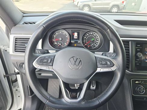 Used 2021 Volkswagen Atlas Cross Sport SE image 18