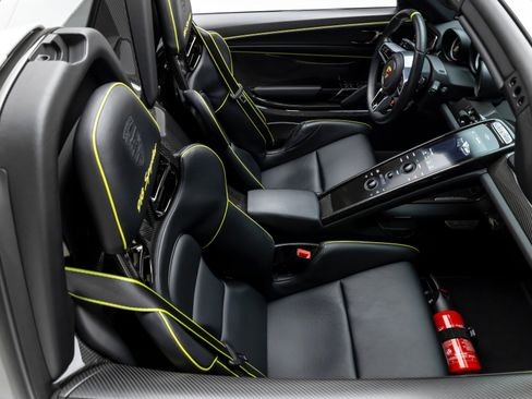 Used 2015 Porsche 918 Spyder AWD/4WD image 24