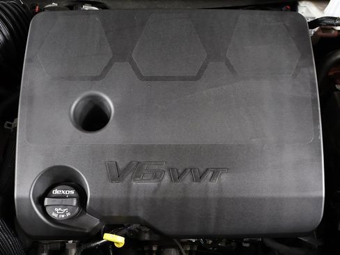 Used 2024 Buick Enclave Premium image 20