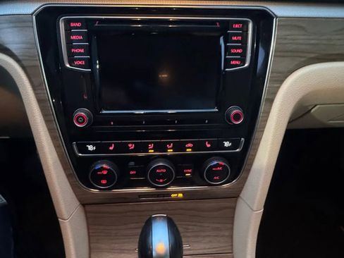 Used 2016 Volkswagen Passat 1.8T SE image 27