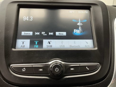 Used 2018 Chevrolet Equinox LT FWD image 16