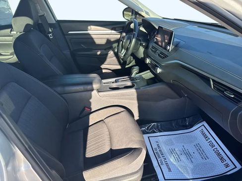 Used 2019 Nissan Altima 2.5 SV image 14