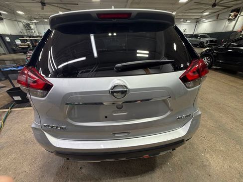 Used 2018 Nissan Rogue SV w/ Premium Package AWD/4WD image 6