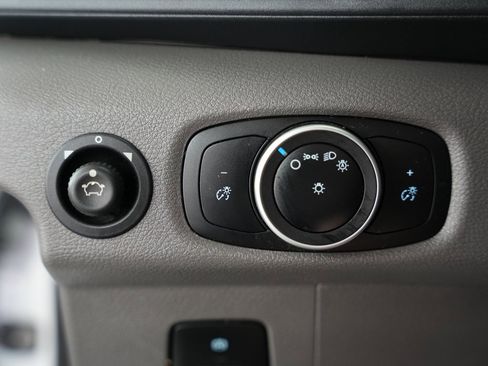 Used 2021 Ford Transit 250 Medium Roof image 32