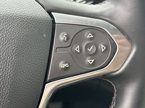 Used 2023 Chevrolet Traverse LT image 27