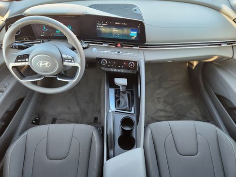 Used 2024 Hyundai Elantra SEL image 26