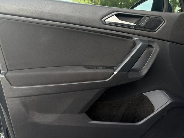 Used 2018 Volkswagen Tiguan S w/ 3rd Row Seat Package AWD/4WD image 13