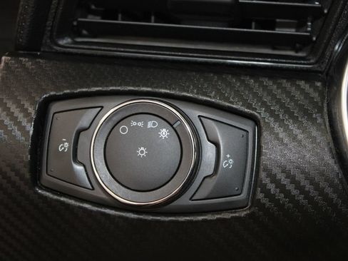 Used 2018 Ford Mustang Coupe RWD image 38