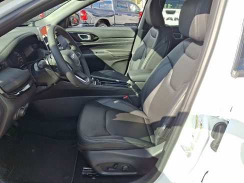 New 2026 Jeep Compass Limited image 13