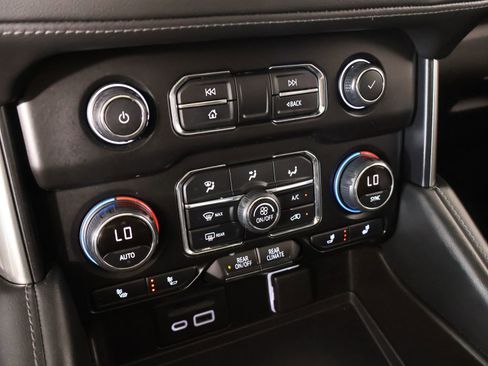 Used 2021 Chevrolet Tahoe Z71 w/ Luxury Package image 7