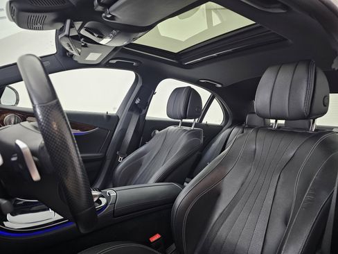Used 2017 Mercedes-Benz E 300 4MATIC image 9