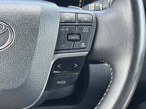 Used 2025 Toyota Camry SE FWD image 30