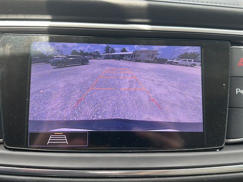 Used 2020 Buick Enclave Essence FWD image 23