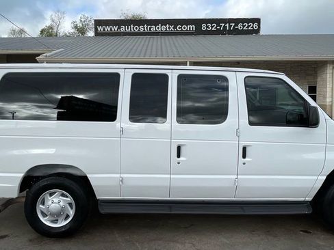Used 2009 Ford E-350 and Econoline 350 XLT image 7