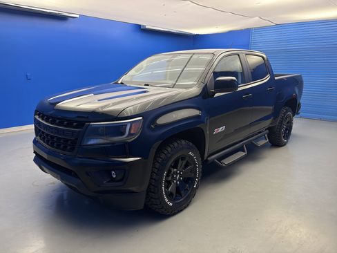 Used 2020 Chevrolet Colorado Z71 w/ Z71 Midnight Edition image 4