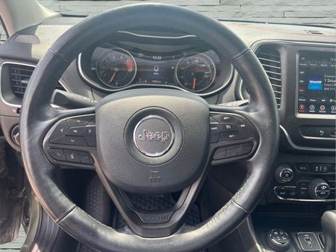 Used 2019 Jeep Cherokee Trailhawk w/ Cold Weather Group image 11