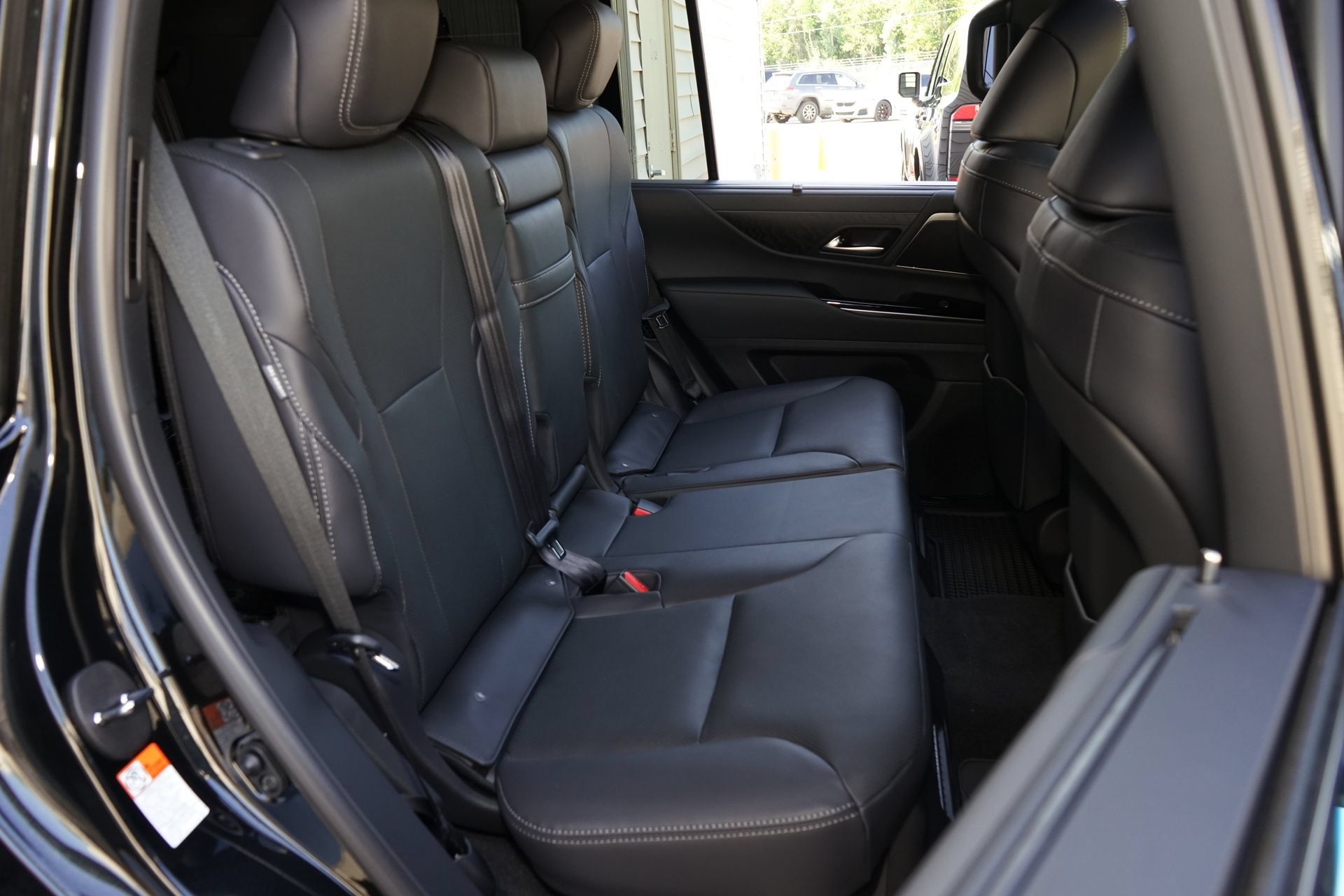Used 2026 Lexus LX 600 4WD w/ Luxury Package image 21