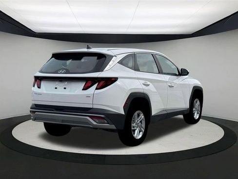 New 2026 Hyundai Tucson SE image 7