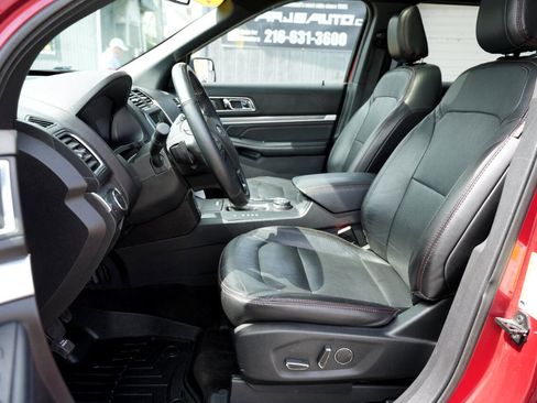 Used 2018 Ford Explorer Sport image 16