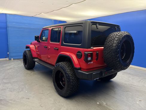 Used 2020 Jeep Wrangler Unlimited Sahara AWD/4WD image 5