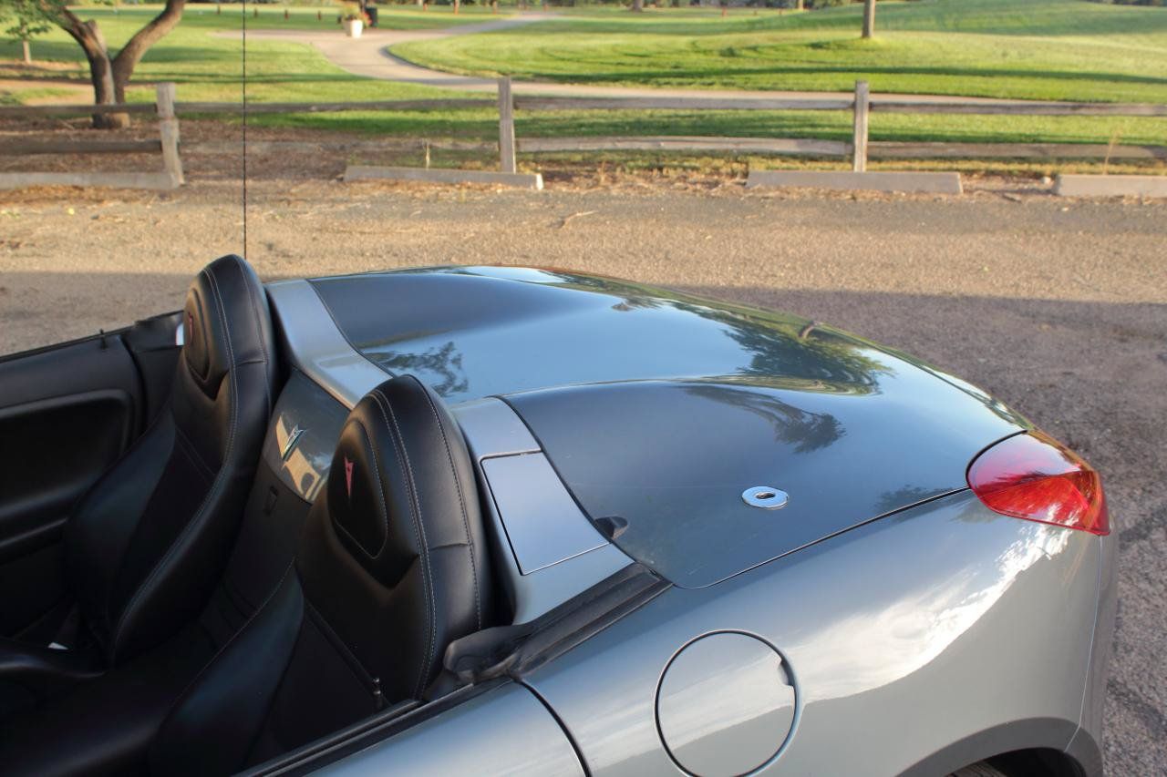 Used 2007 Pontiac Solstice Convertible w/ Premium Package RWD image 34
