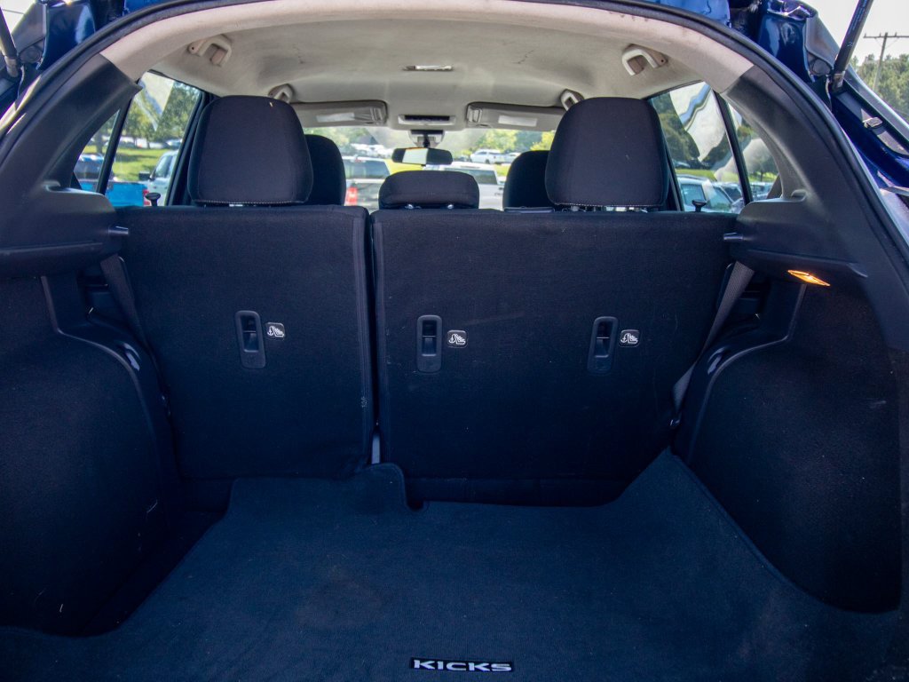 Used 2020 Nissan Kicks SV FWD image 13