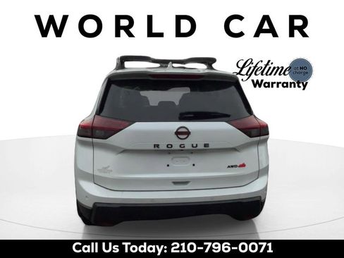 Used 2025 Nissan Rogue SV image 4