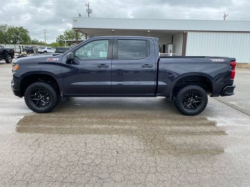 Used 2023 Chevrolet Silverado 1500 Custom Trail Boss AWD/4WD image 3