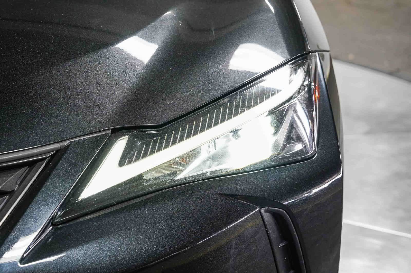 Used 2021 Lexus UX 250h w/ Accessory Package (Z2) AWD/4WD image 7