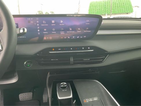 Used 2026 Buick Enclave Sport Touring w/ Super Cruise Package FWD image 16