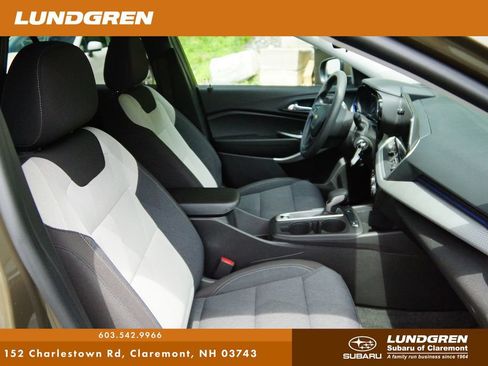 Used 2024 Chevrolet Trax LS w/ LS Convenience Package FWD image 9