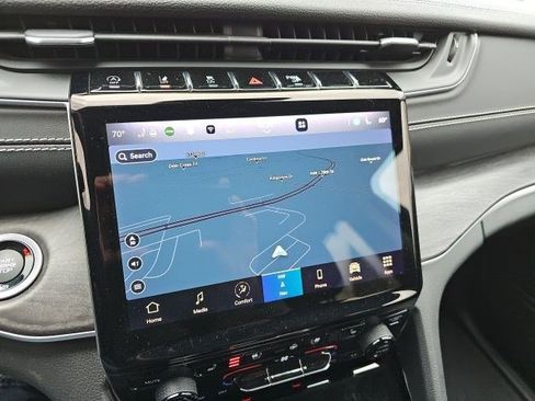 Used 2023 Jeep Grand Cherokee Limited w/ Luxury Tech Group II image 21