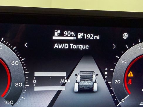 Used 2025 Nissan Ariya EVOLVE+ e-4ORCE image 37