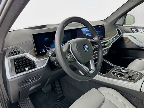Used 2025 BMW X5 xDrive50e w/ Executive Package image 9