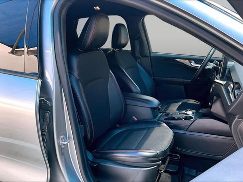 Used 2024 Ford Escape ST-Line w/ Tech Pack #1 FWD image 9
